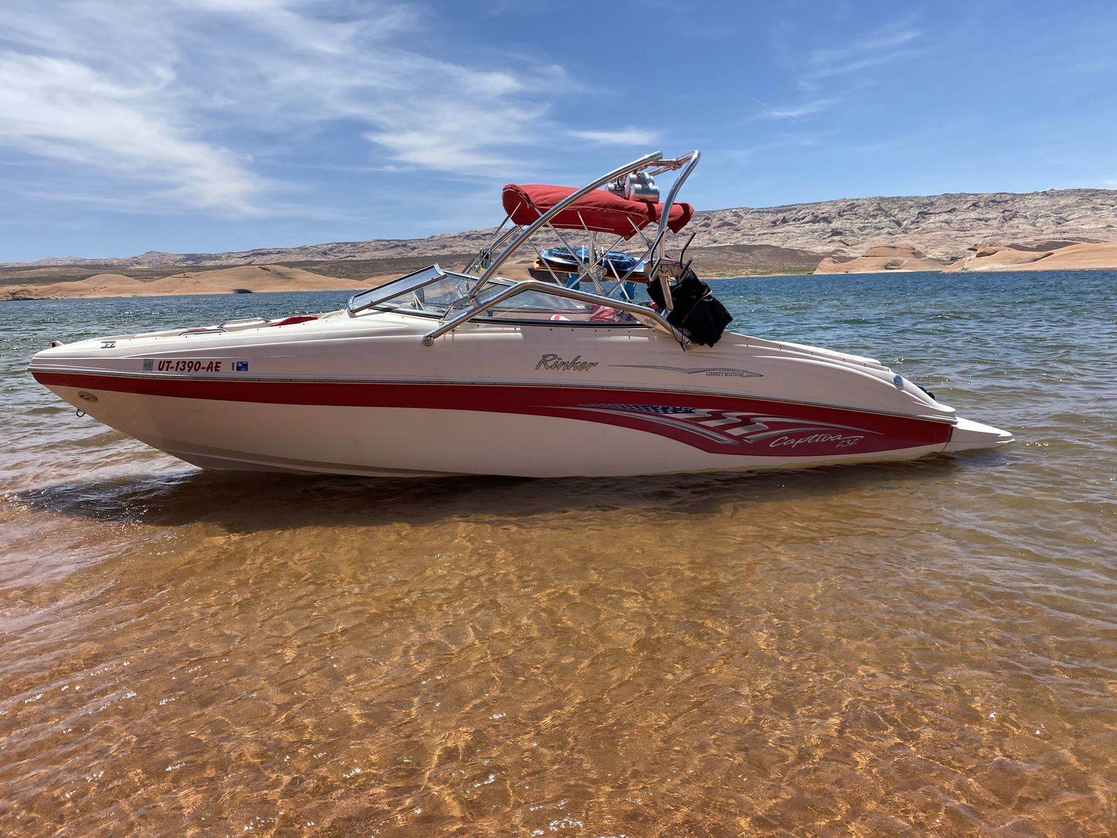 2004 Rinker 232 Captiva