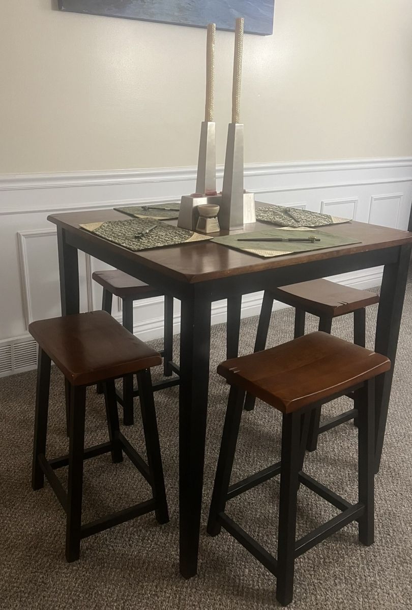 Square table and stools