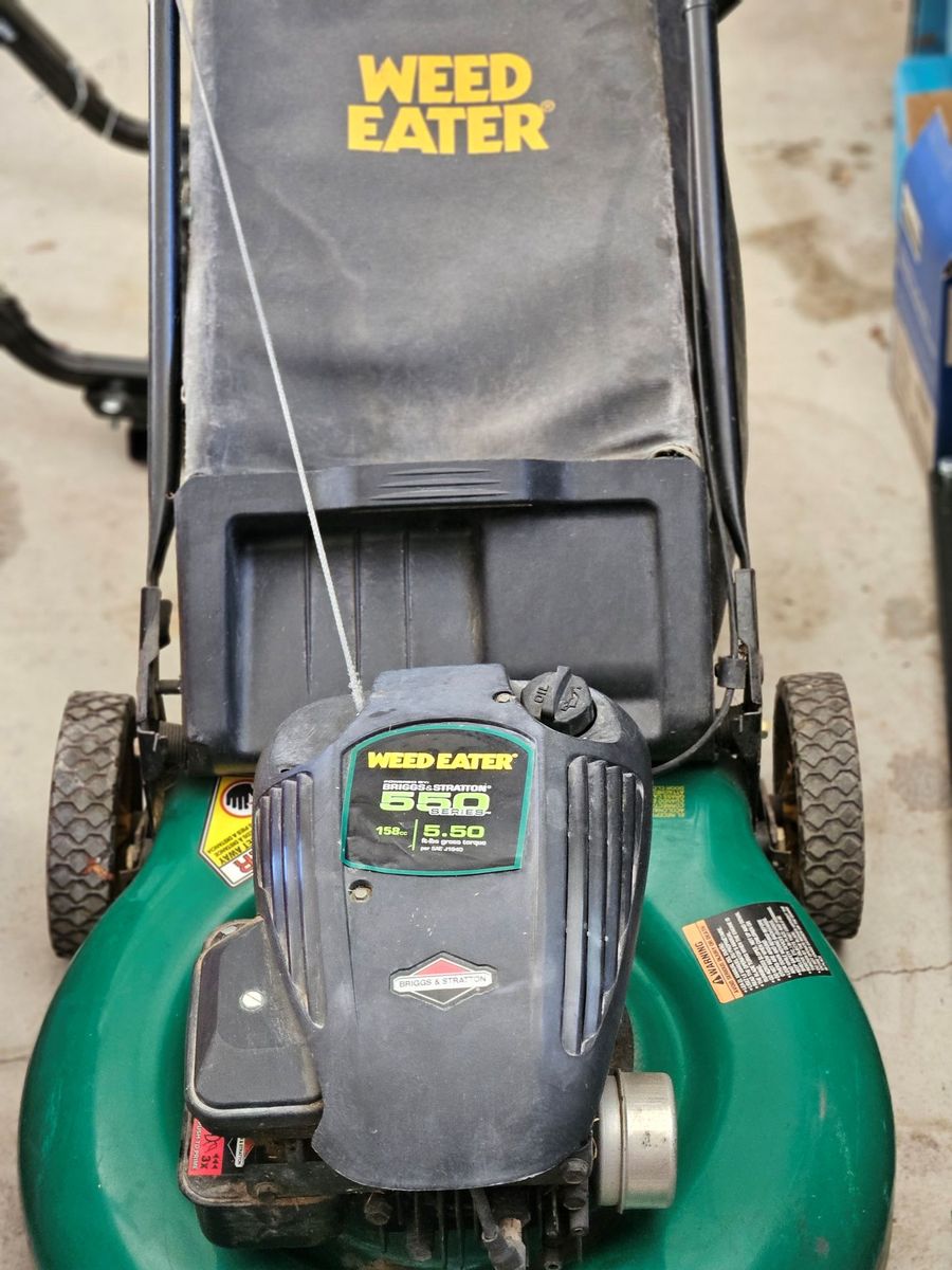 Weedeater 550 Lawnmower, Runs great