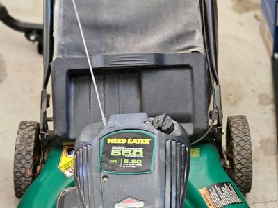Weedeater 550 Lawnmower, Runs great