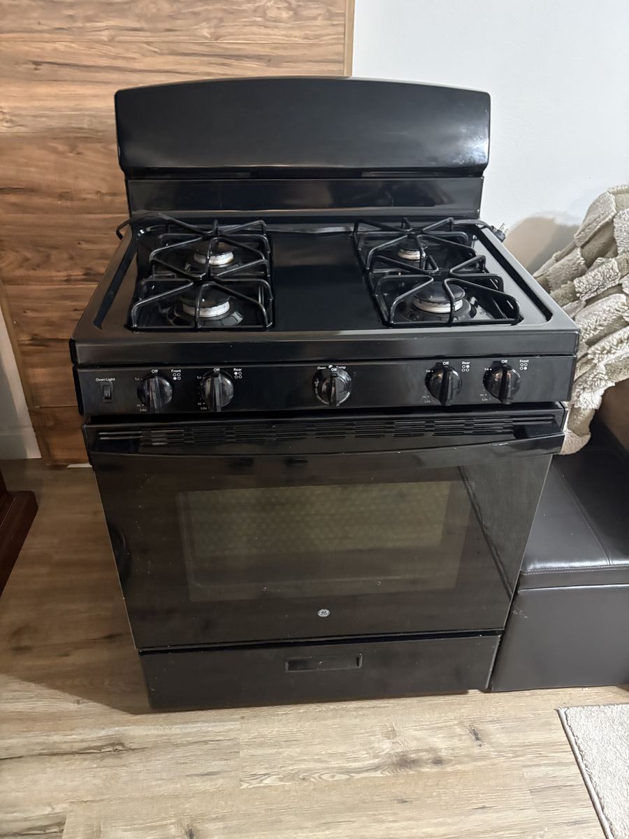 GE Black Gas Stove
