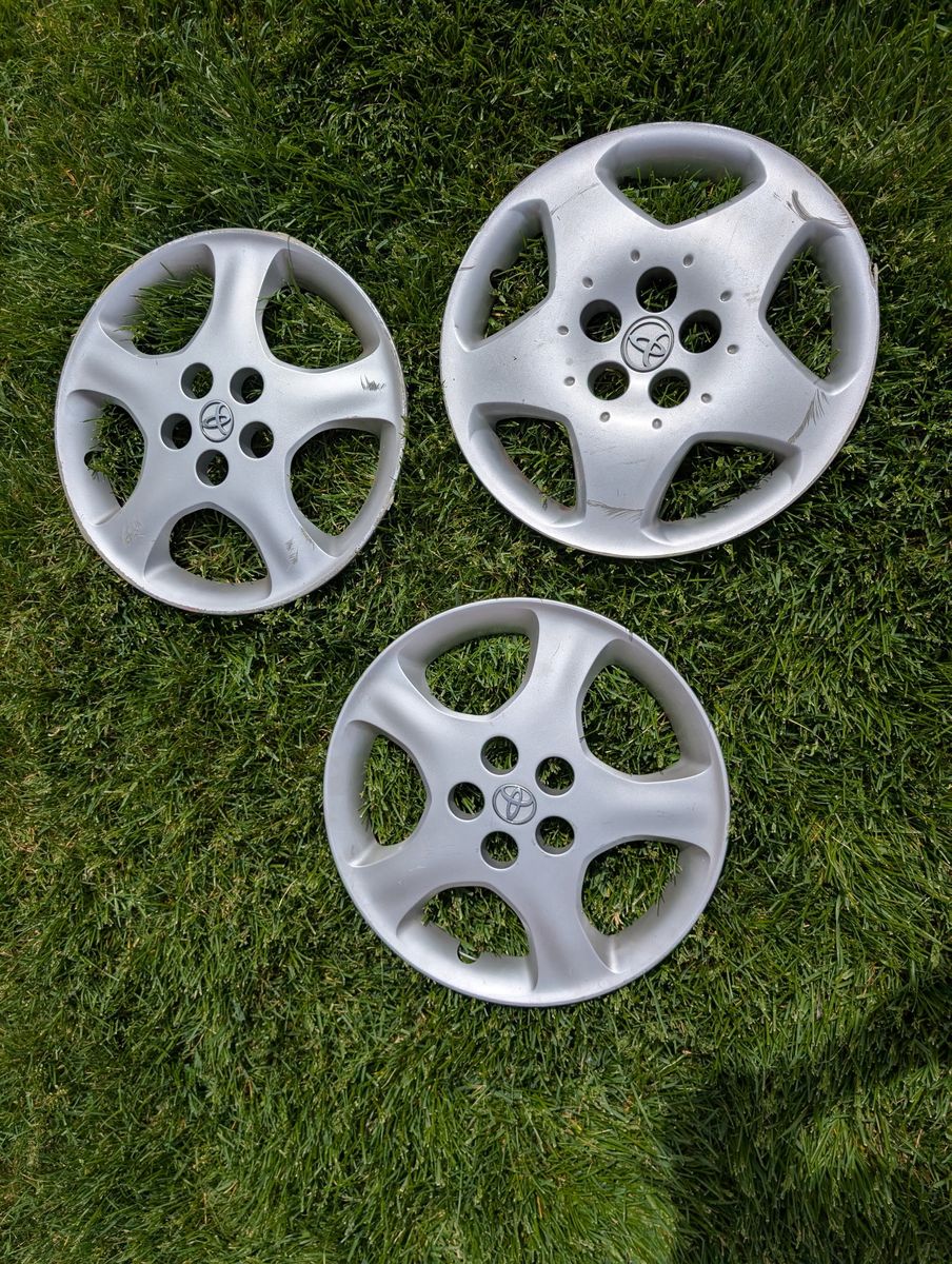 16" toyota corolla hub caps