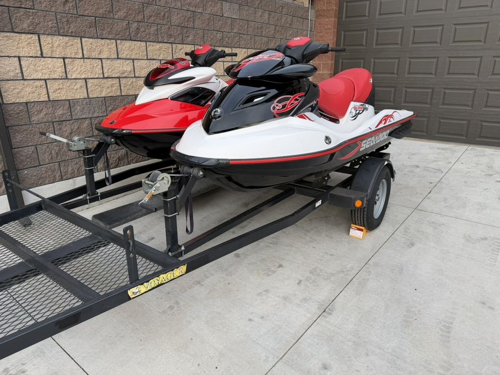 35 Hour 2 2008 SeaDoo 215 supercharged W/ Trailer
