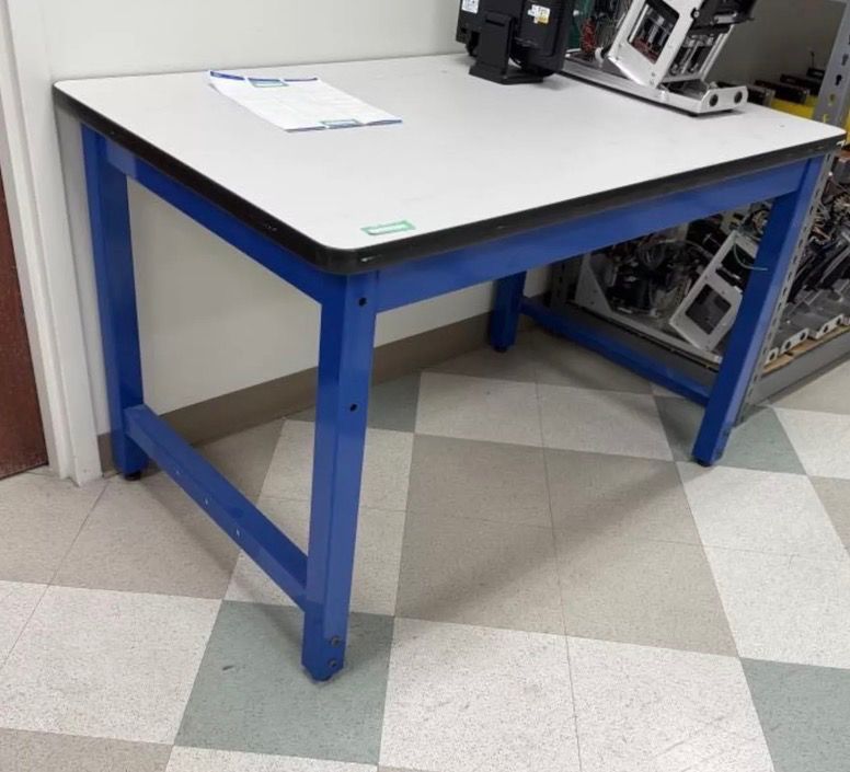 Workbenches / Lab benches