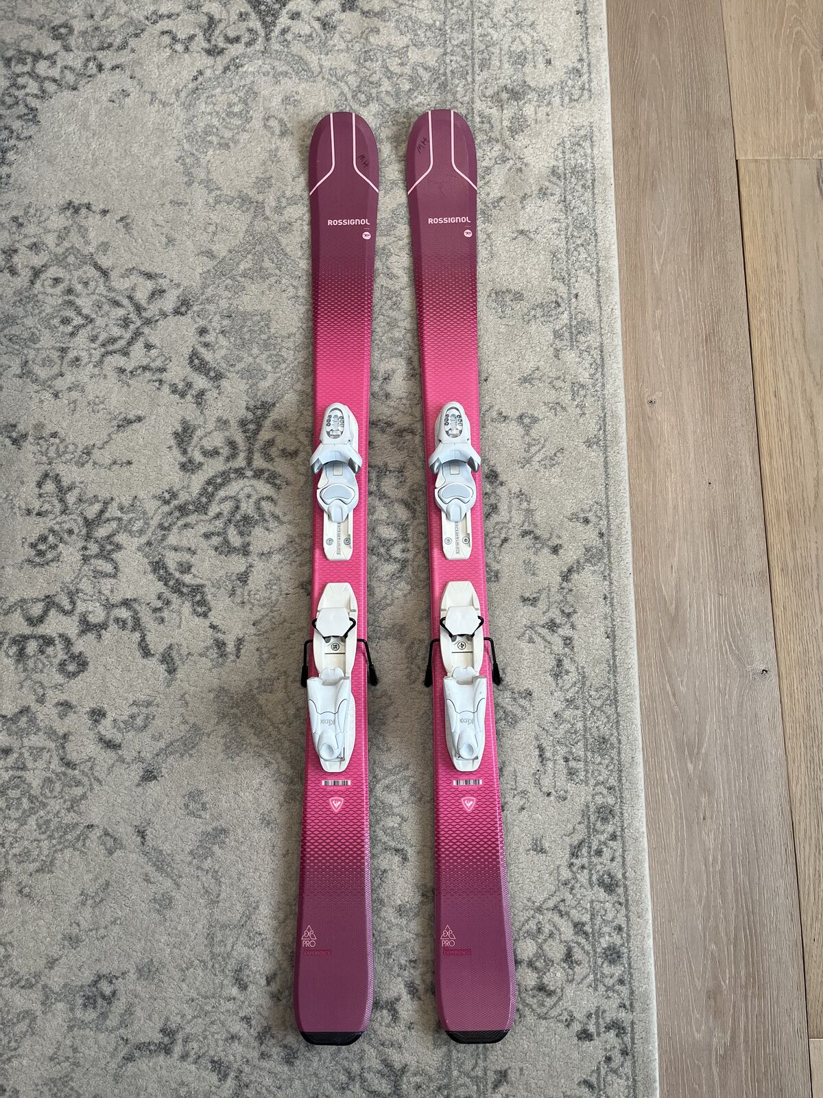 Kid Skis 127 cm w/ bindings and boots size women's 7-7.5, men 6-6.5