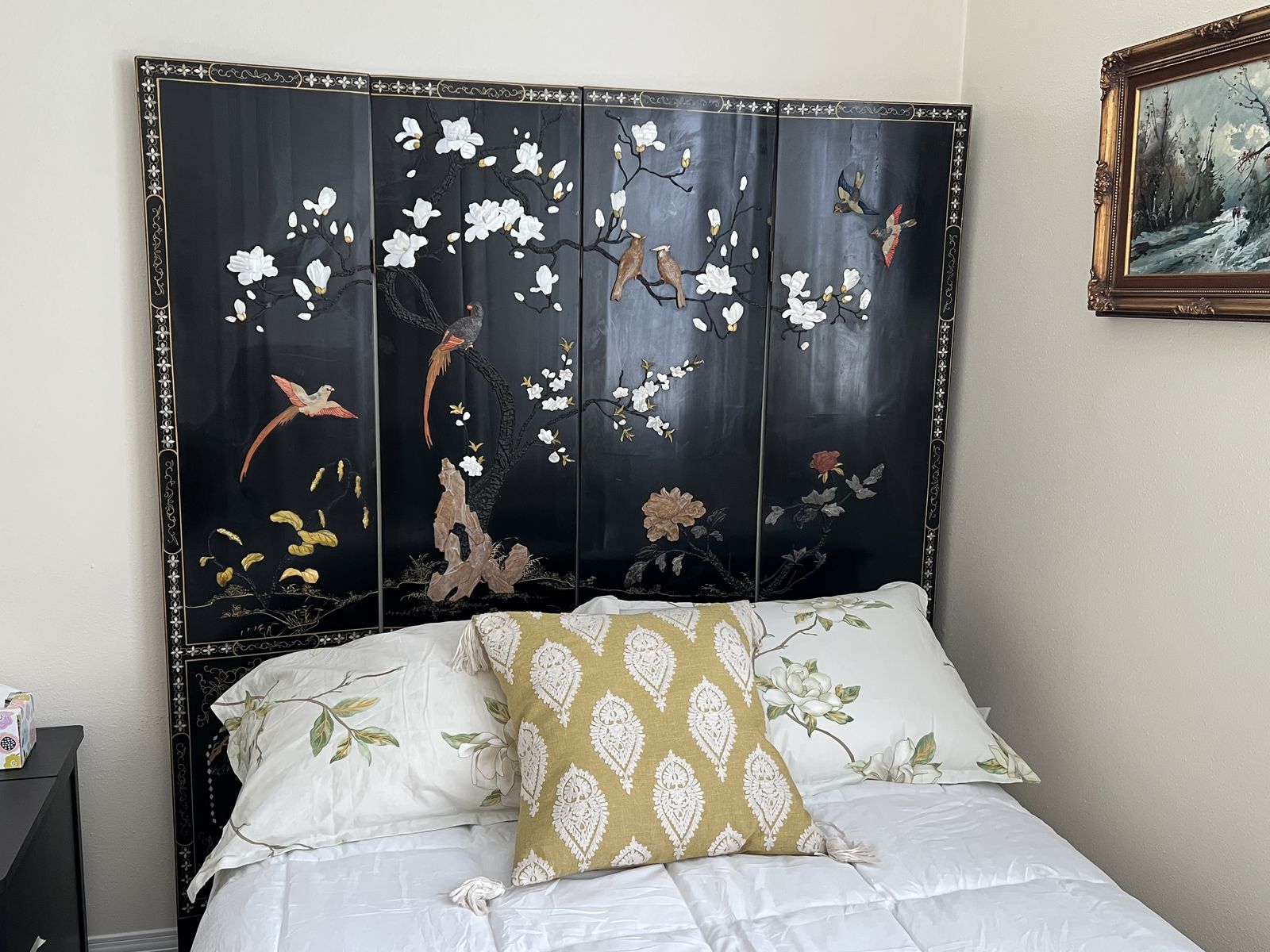 Oriental cabinet and Standing screen