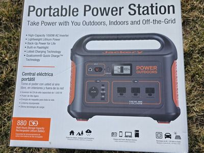 JACKERY EXLPORER 880