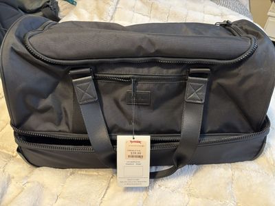 Rolling duffel bag