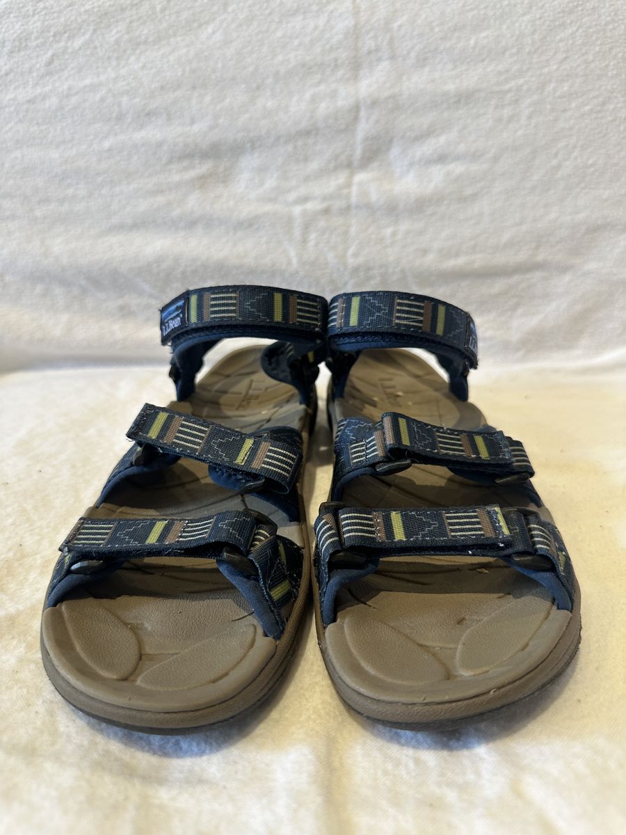 L.L. Bean Youth Size 3, Navy Open Toe Sandals