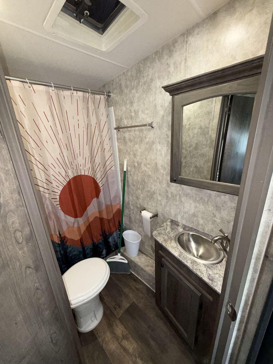 Main image 12