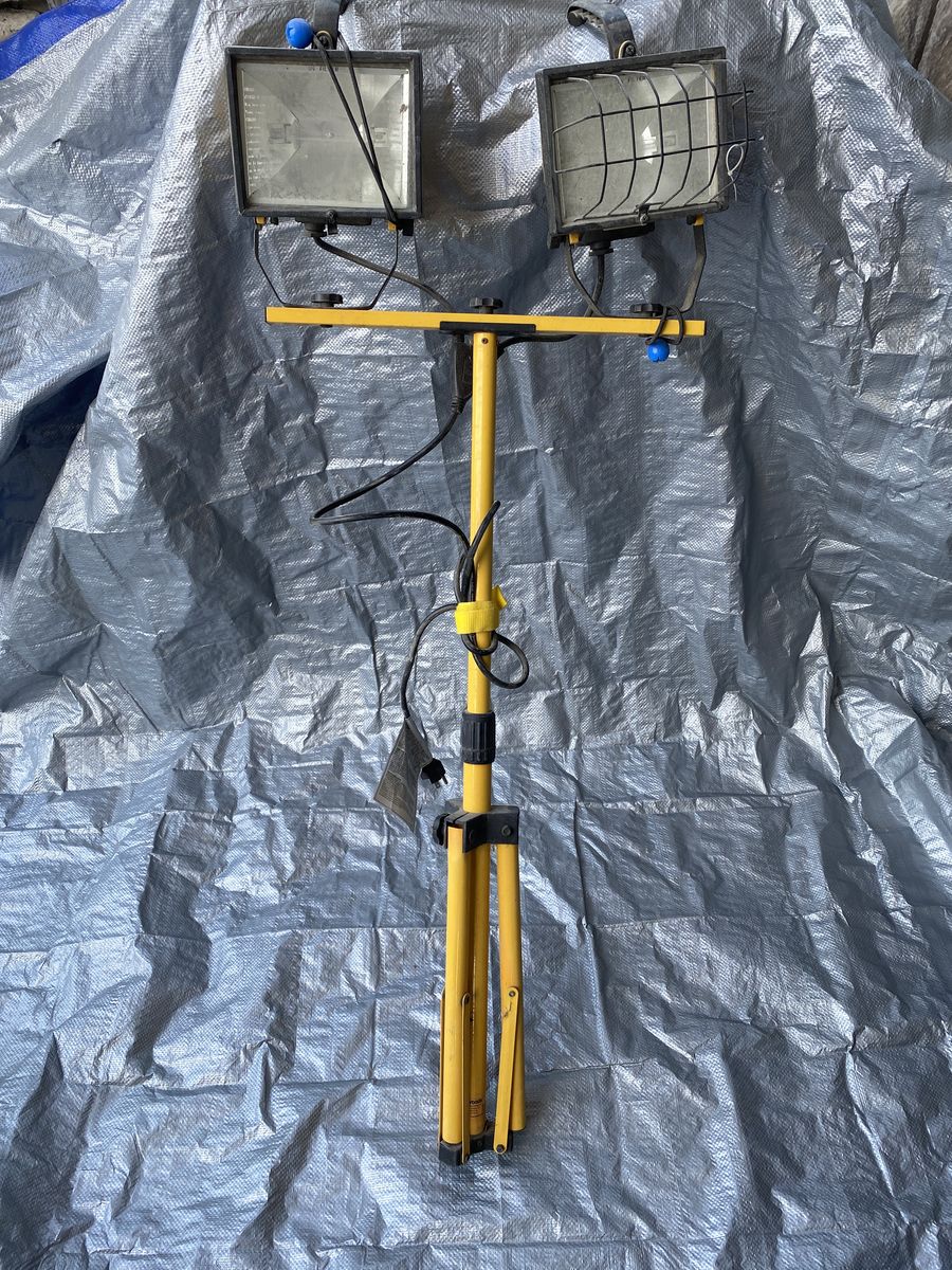 Dual-Head Halogen Work Light with Adjustable Tripod Stand