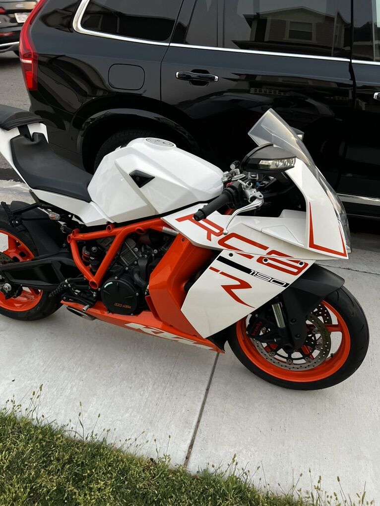 2012 KTM rC8R