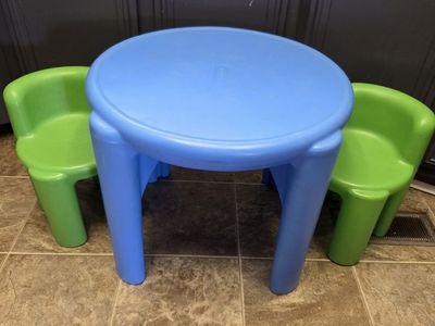 Little Tikes Bright 'n Bold Table & Chairs set