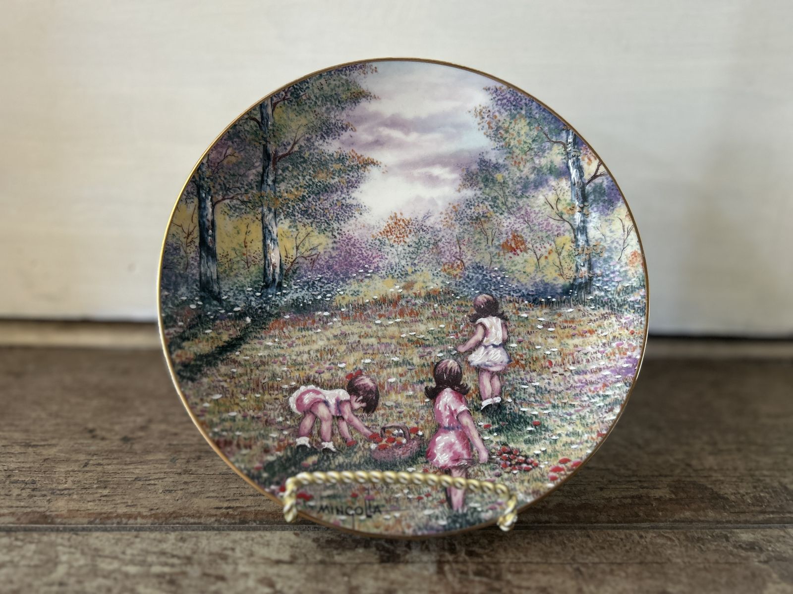 Vintage 1977 Dominic Mingolla “Picking Flowers” Collector Plate – 9” Decorative Plate
