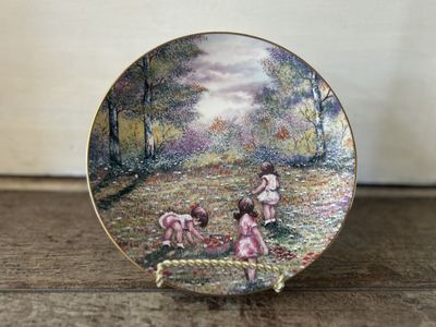 Vintage 1977 Dominic Mingolla “Picking Flowers” Collector Plate – 9” Decorative Plate
