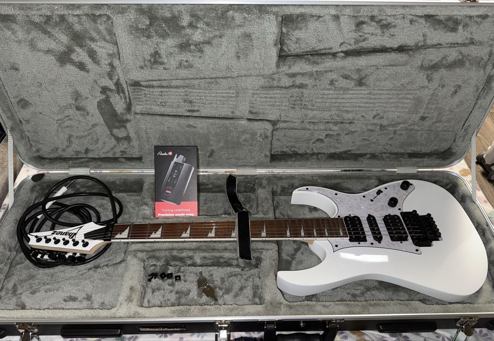 Electric guitar bundle