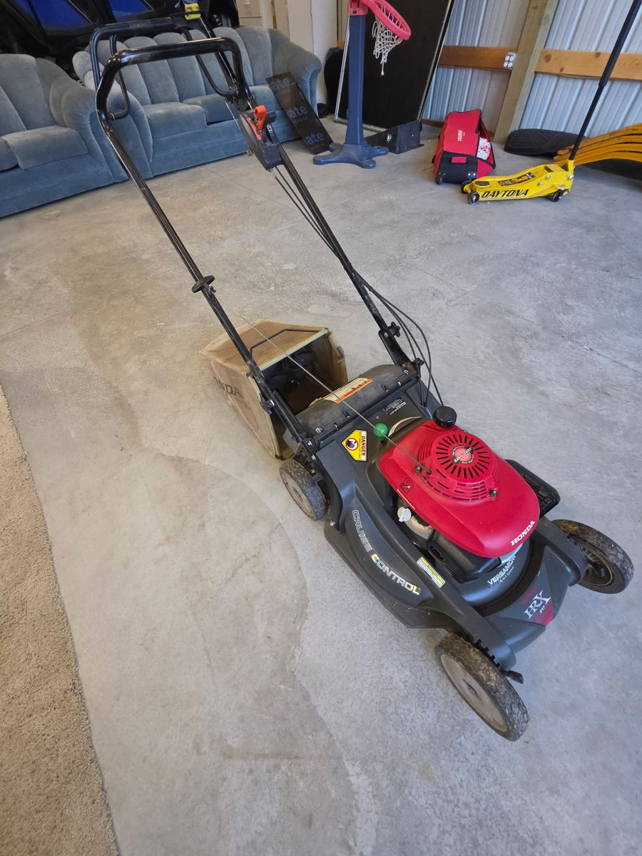 Honda HRX 217 Versamow 4-in-1 Gas Lawn Mower with Cruise Control