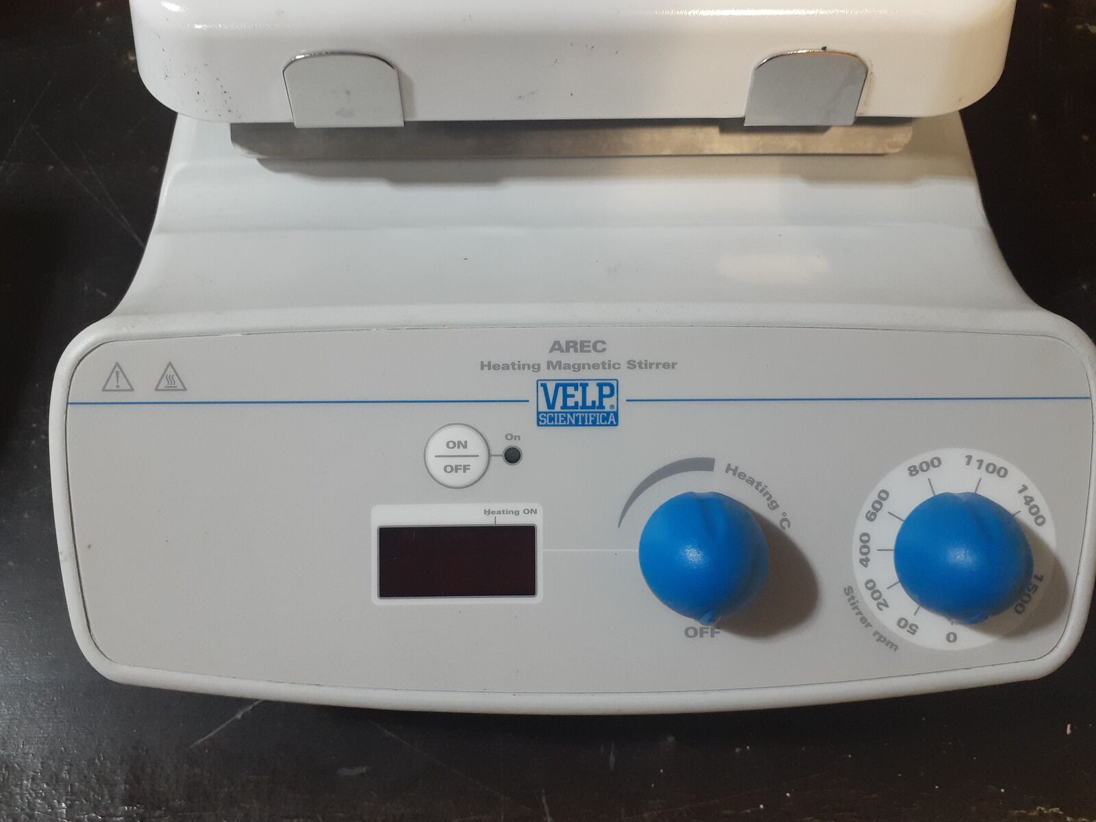 Heated magnetic stirrer