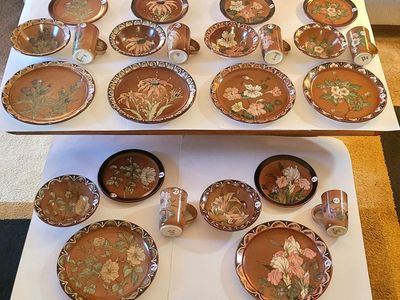 SANTA BARBARA CERAMIC DESIGN Hand-Painted Ceramic 24-Piece Dinnerware Set