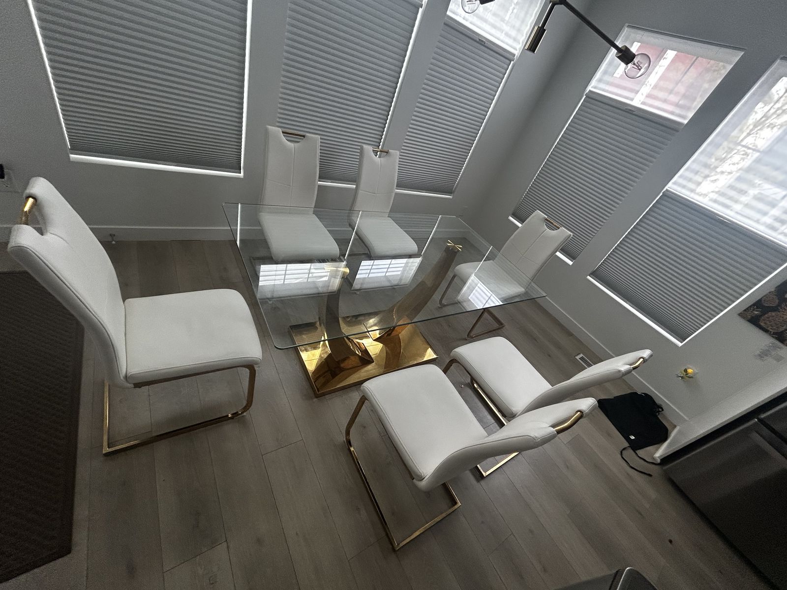 Modern Glass Dining Table Set – White & Gold