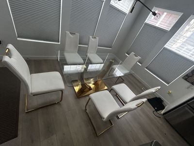 Modern Glass Dining Table Set – White & Gold
