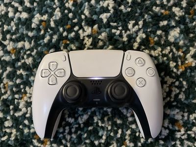 PS5 Controller (Classic White)