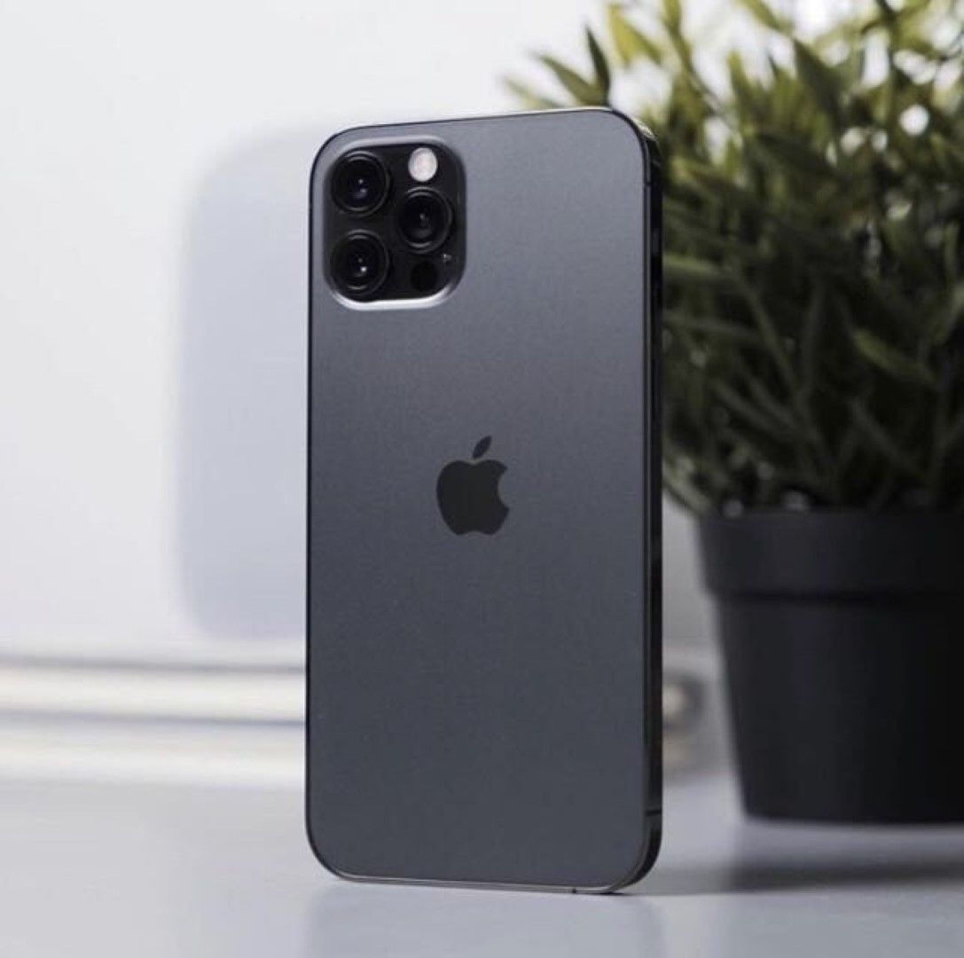 iphone 12 Pro 128 GB UNLOCKED + Full Accessories Bundle worth $75