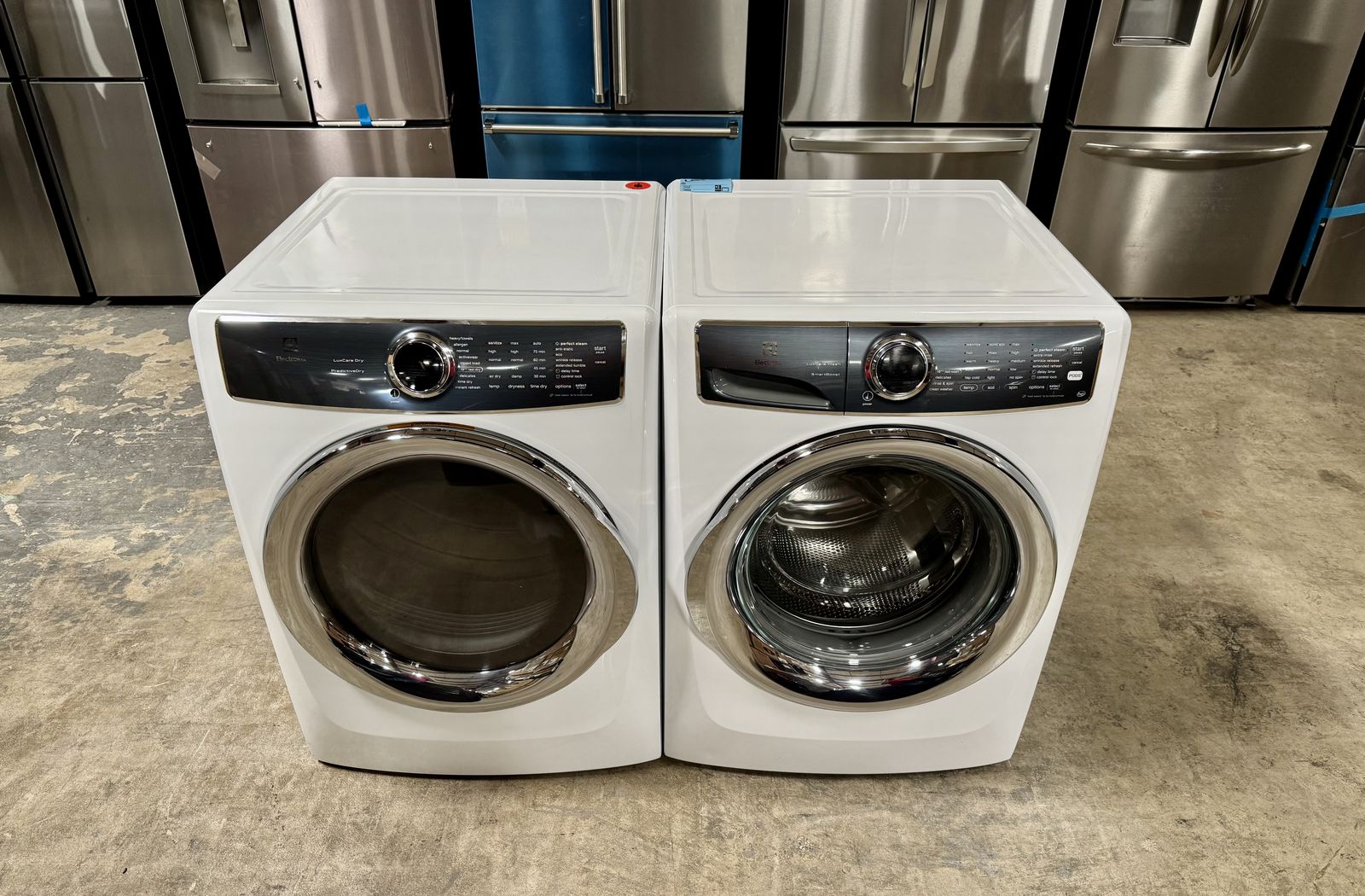 ELECTROLUX WASHER AND DRYER SET