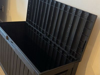 Outdoor storage box (black, 75 gallons) brand new