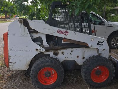 2006 Bobcat S220 Skid Steer - Runs Great, New Fuel Lines, Good Tires, AC Low hours