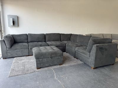GRAY COSTCO MODULAR SECTIONAL SOFA COUCH & OTTOMAN