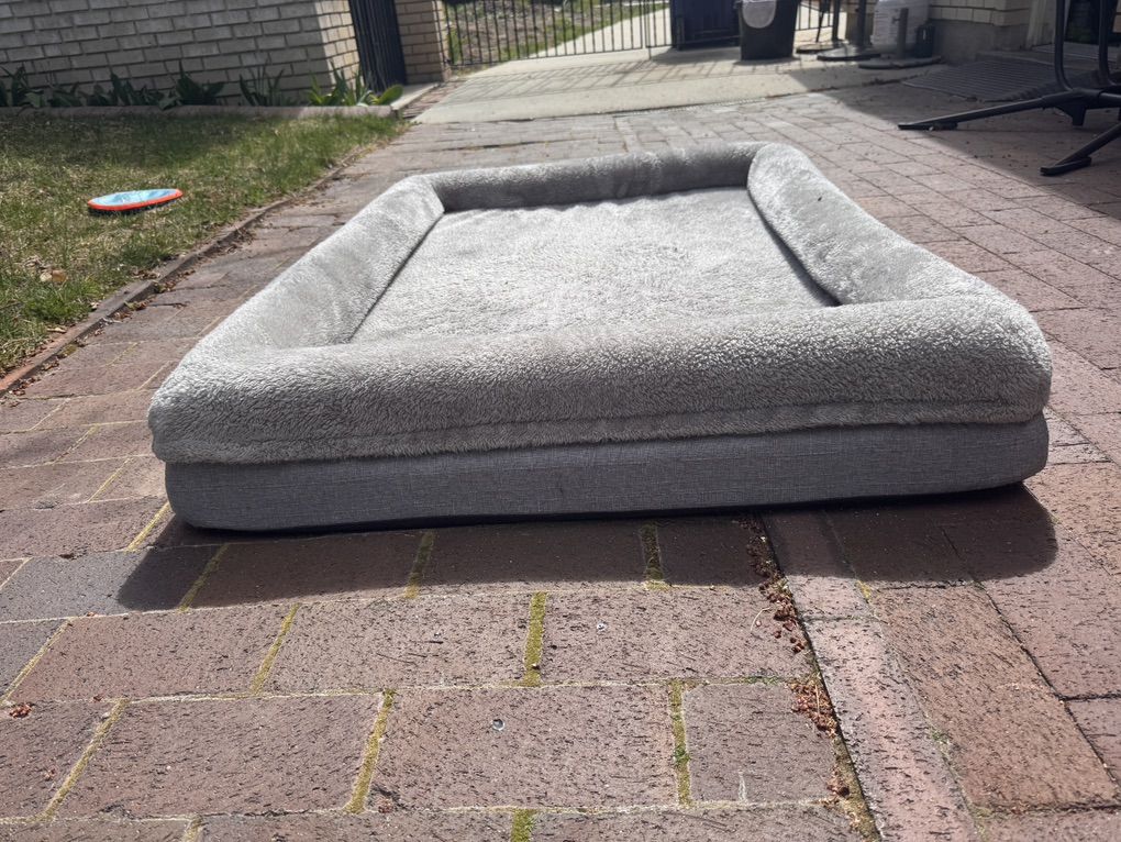 Plush XL Dog Bed - Clean