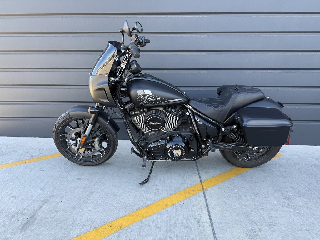 2025 Indian Motorcycle® Sport Chief RT Black Smoke