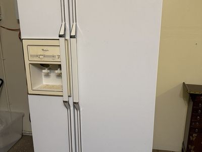 Refrigerator - side by side -- FREE