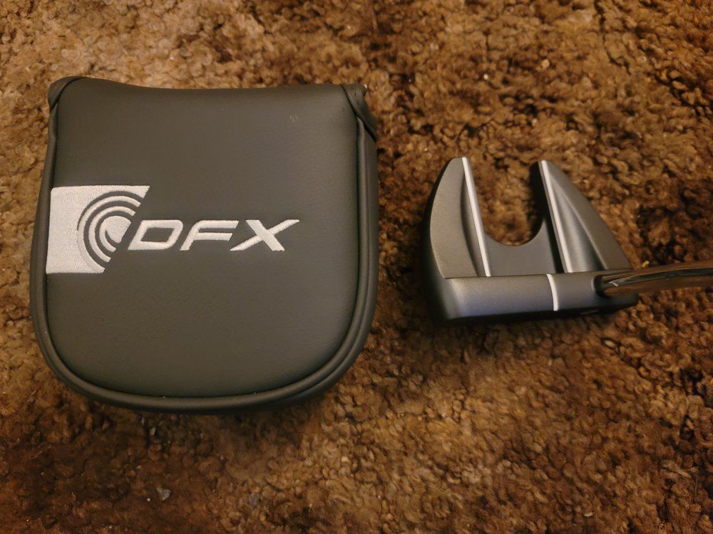 WEEKEND SPECIAL! Odyssey DFX V-Line Fang Putter 35"