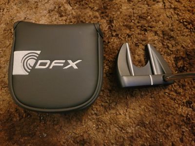 WEEKEND SPECIAL! Odyssey DFX V-Line Fang Putter 35"