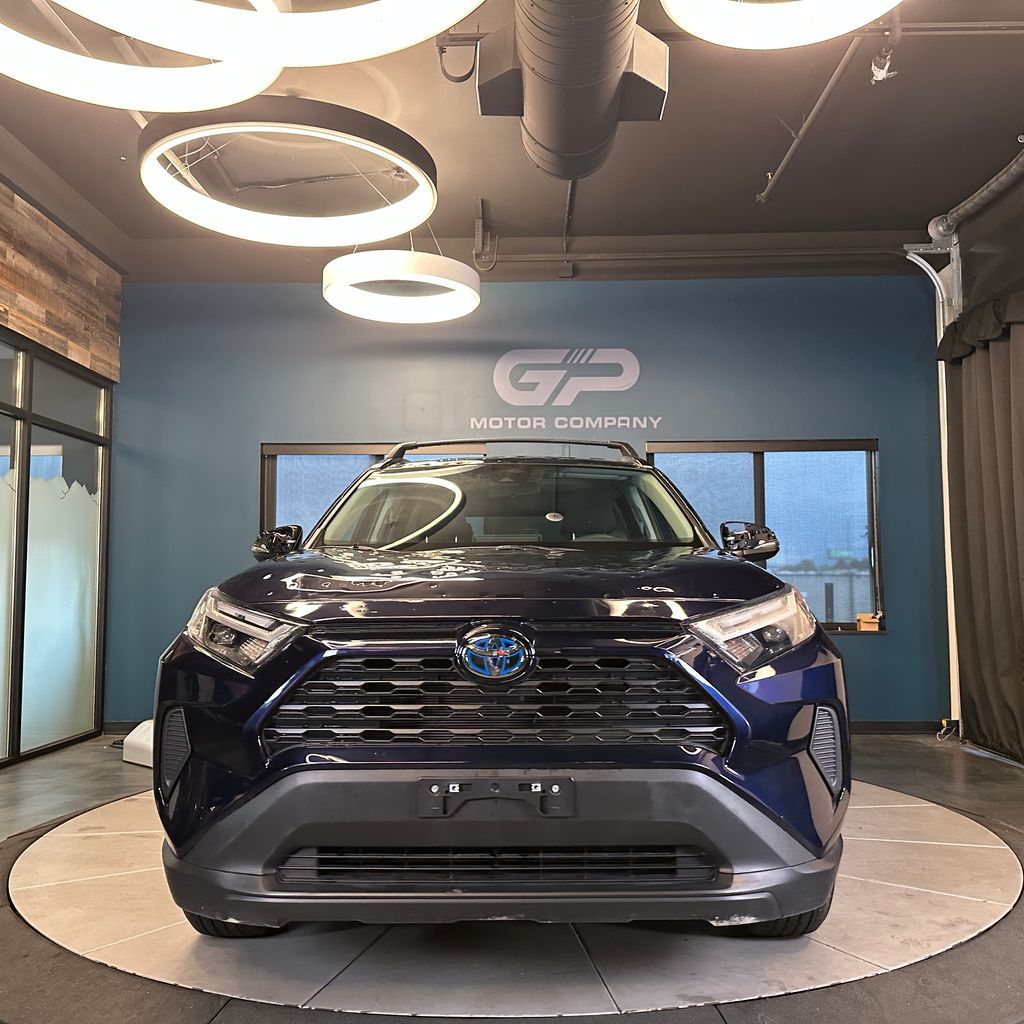 Main image 8