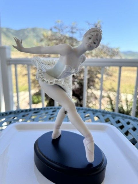 Lladro Ballerina "Curtain Call", #5814 with Box! - READ