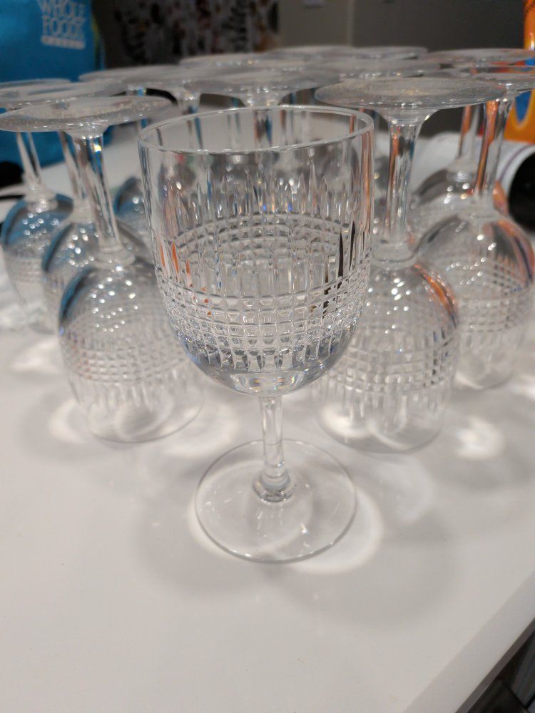 Baccarat Crystal Wine Glasses - Set of 15 - Clear, Patterned Design