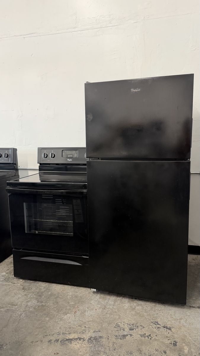 Whirlpool Black Top-Freezer Refrigerator