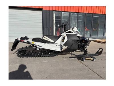 2014 Arctic Cat M8000 153