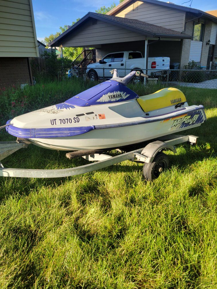 Yamaha Waverunner III 650 Personal Watercraft with Trailer