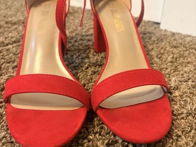 Dream Pairs Red Faux Suede Chunky Block Heel Ankle Strap Sandals Size 8.5