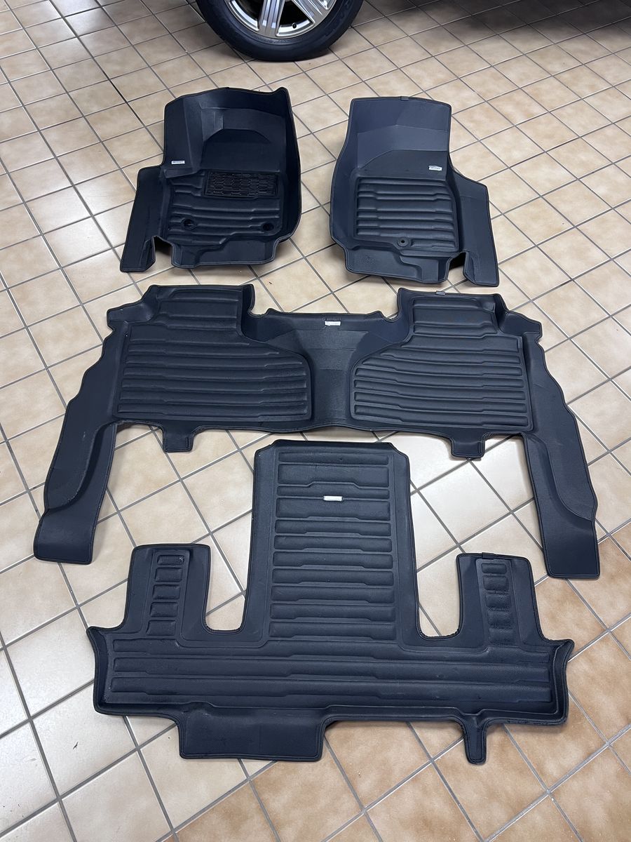 GMC YUKON Floor Mats