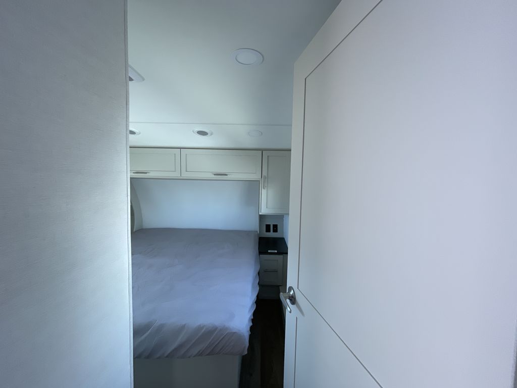 Main image 43