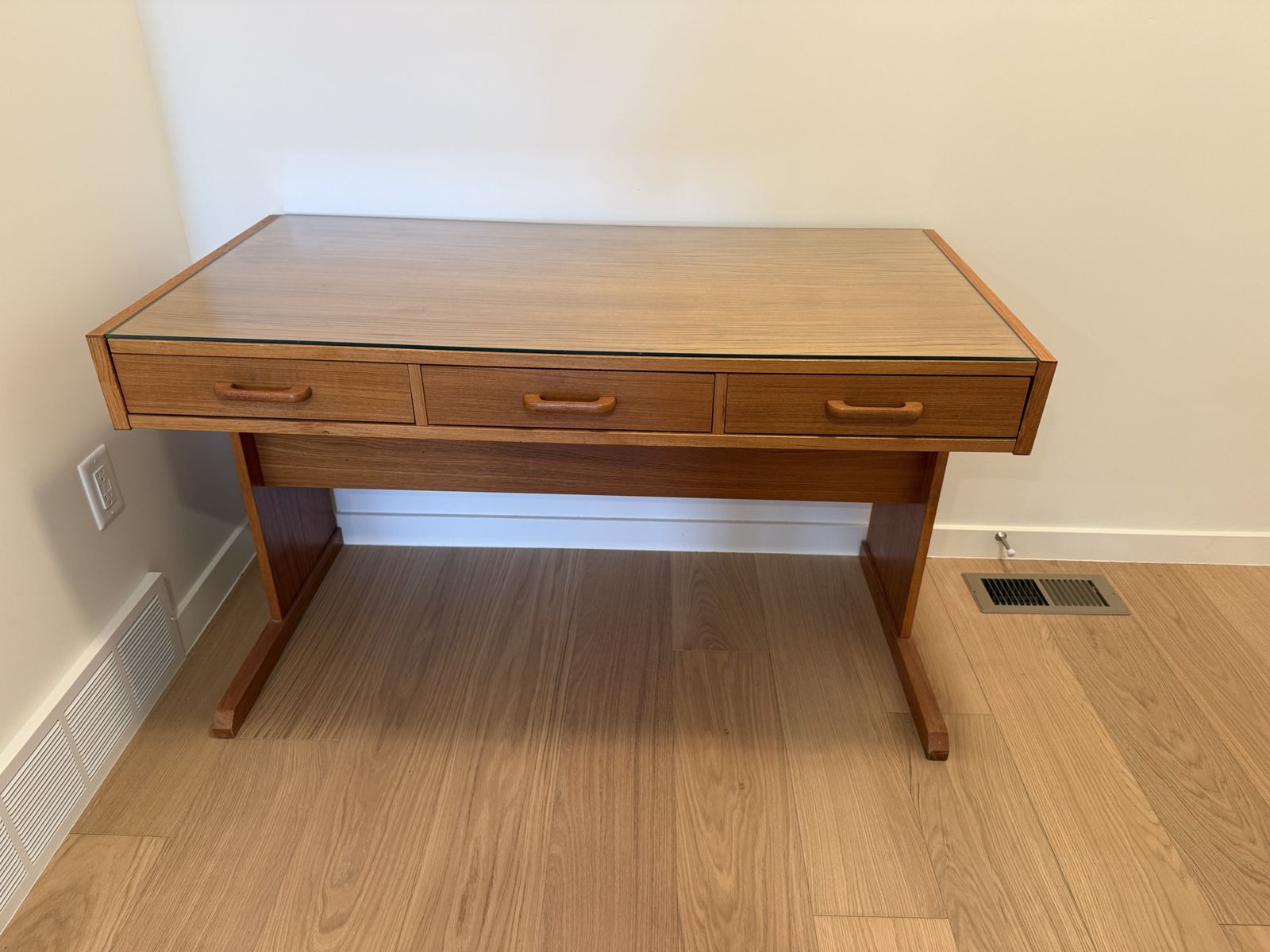 Mid Century Modern Danish teaDesk By Vi-Ma mobler