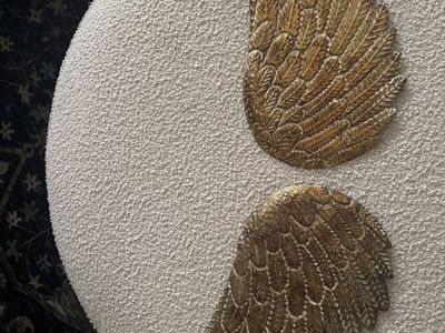 Gold wings wall decor