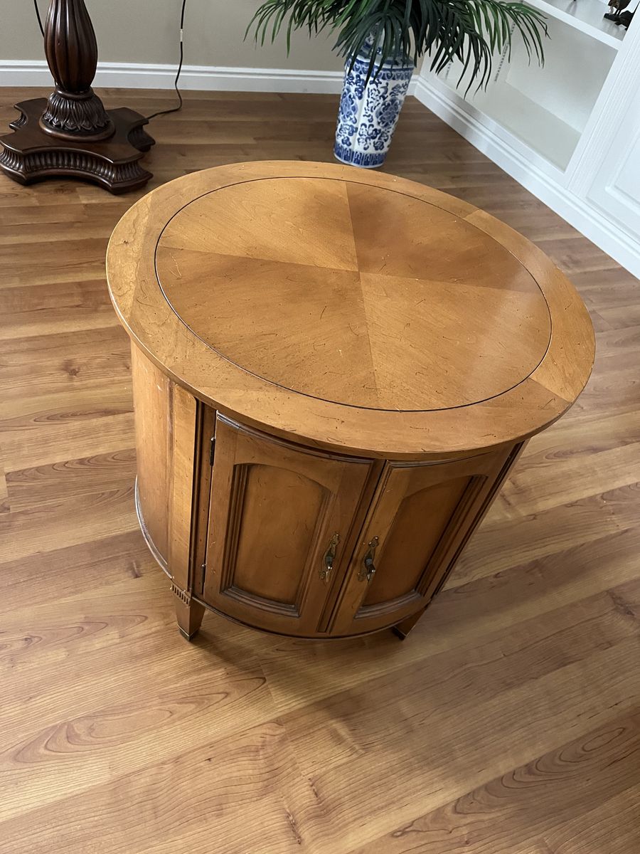 Camode end table