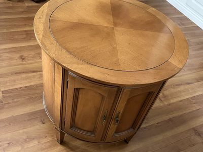 Camode end table