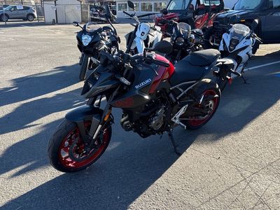 2026 Suzuki GSX-8S Candy Daring Red / Metallic Mat